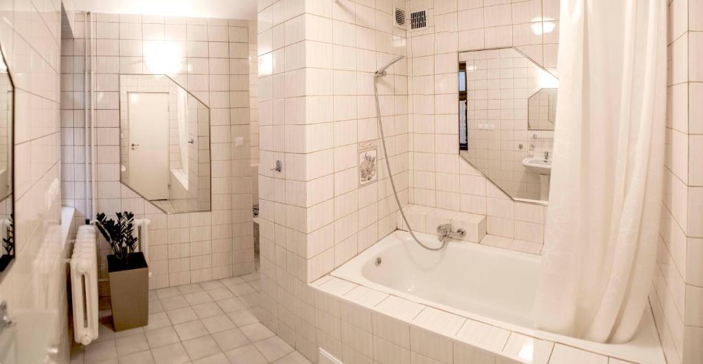 Hotel Wyzsza Brama Centrum Cieszyn  Værelse billede