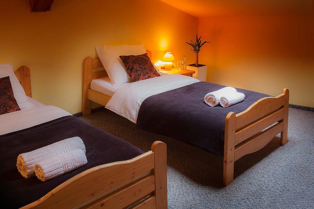 Hotel Wyzsza Brama Centrum Cieszyn  Eksteriør billede